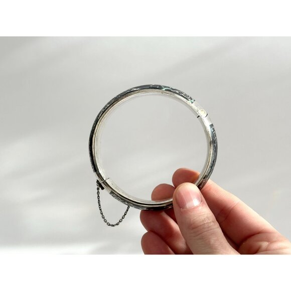 Siam Sterling Silver 925 Hand Carved Hinged Enclosure Vintage Bangle Bracelet - Picture 9 of 16